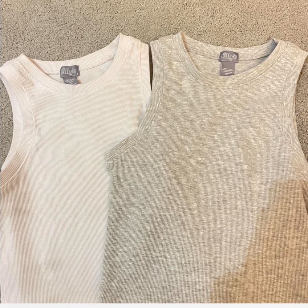 Tilly’s white and grey pack of 2 tanks